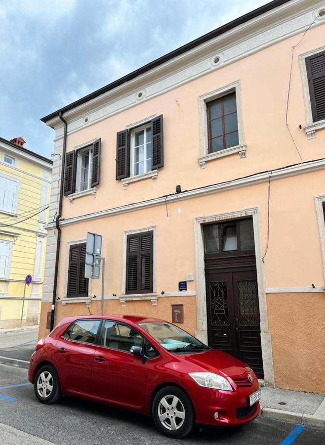Apartment Center Pula Extérieur photo